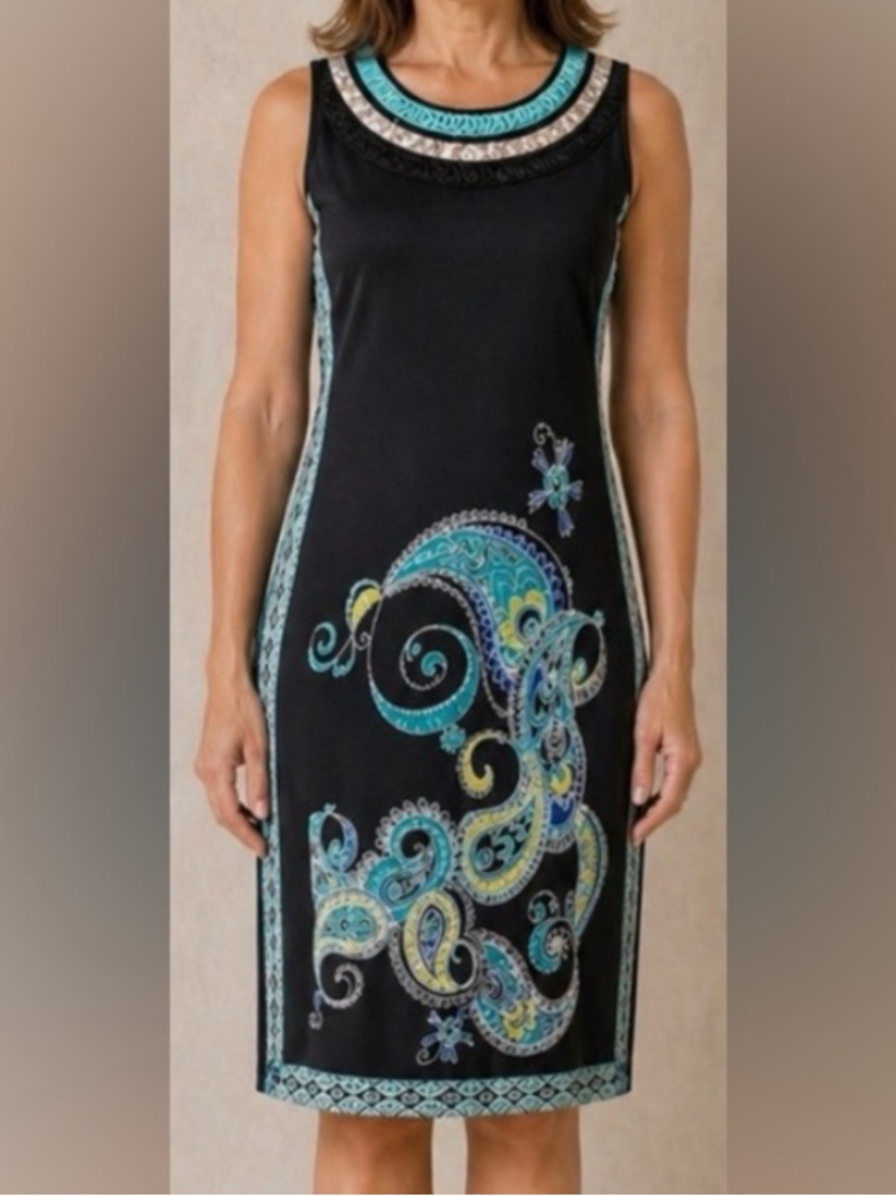 Black Sleeveless Sheath Dress by Sandra Darren